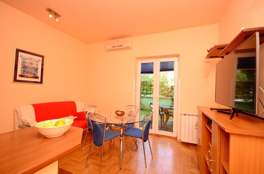 Apartment Blazenka Pula Extérieur photo